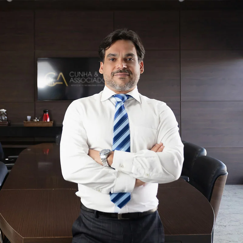 Dr. Tiago Cunha — Advogado Imobiliário OAB/MG